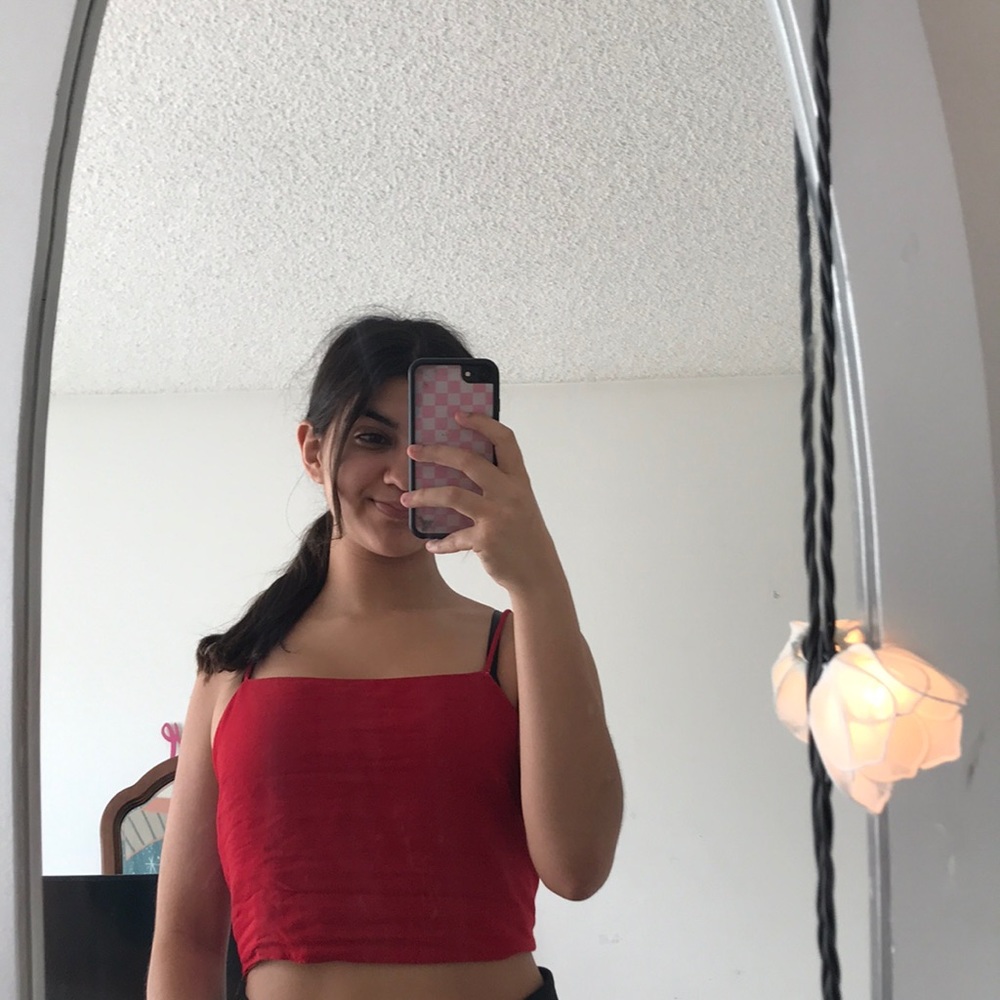 Red top - Picture 2 of 2